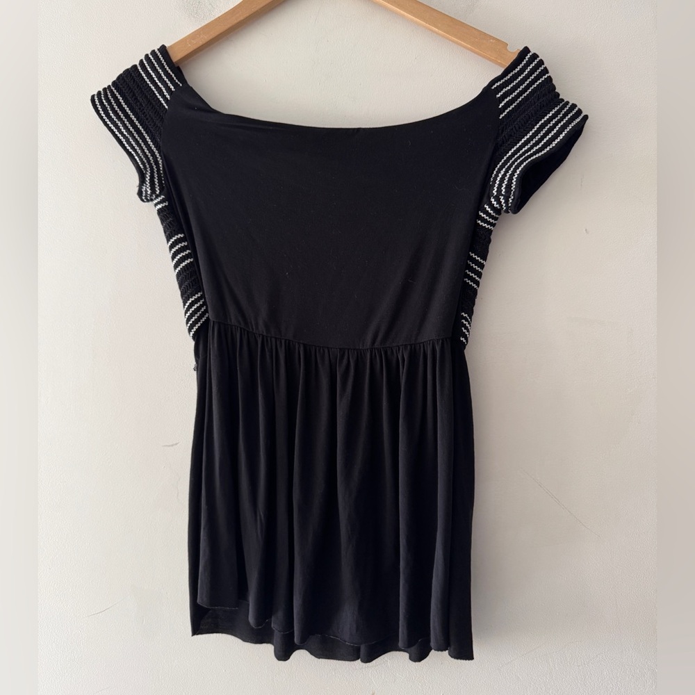 Bailey 44‎ Black and White Knit Off the Shoulder Top - Picture 3 of 4